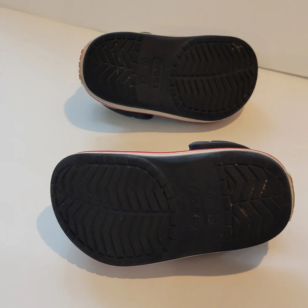 Crocs kids 6 Red white blue crocs kids slides shoes water shoes size 6 C6